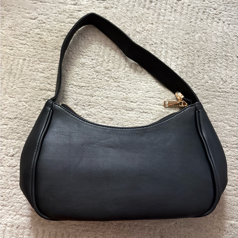 Chic Black Leather Shoulder Bag